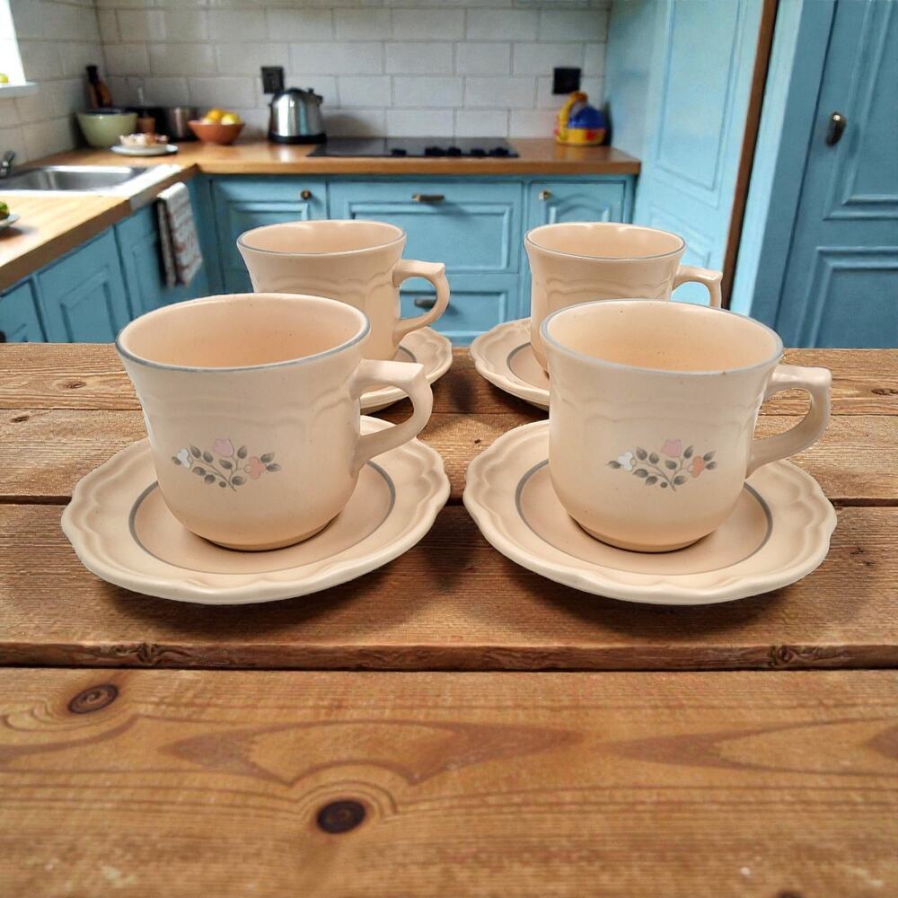 Pfaltzgraff Remembrance Stoneware Set of 4 Cups & Saucers USA Floral Beige